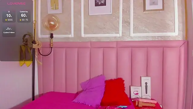 HoollyHendrix online show from February 2026 08:39:01 PM