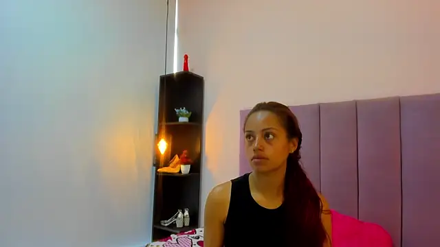 Snapshot of HoollyHendrix chatting on November 2025 08:31:01 PM HoollyHendrix online show from November 2025 08:31:01 PM