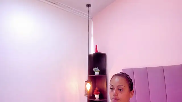 Snapshot of HoollyHendrix chatting on November 2025 08:03:01 PM HoollyHendrix online show from November 2025 08:03:01 PM