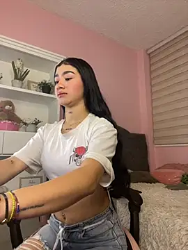 Snapshot of camila1_torres_ chatting on November 2025 11:27:02 PM camila1 torres online show from November 2025 11:27:02 PM