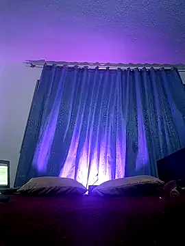 Snapshot of VioletStonee1 chatting on October 2025 02:24:01 AM VioletStonee1 online show from October 2025 02:24:01 AM