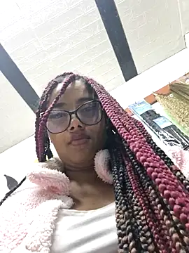 Snapshot of Ebony-Goddess19 chatting on October 2025 01:26:01 AM Ebony-Goddess19 online show from October 2025 01:26:01 AM