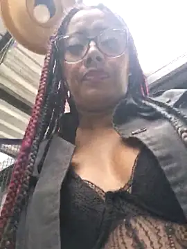 Snapshot of Ebony-Goddess19 chatting on October 2025 05:10:01 PM Ebony-Goddess19 online show from October 2025 05:10:01 PM