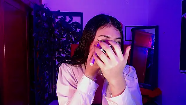 ilayra smith online show from November 2025 08:20:01 PM