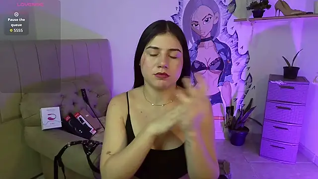 ilayra smith online show from October 2025 09:47:01 PM