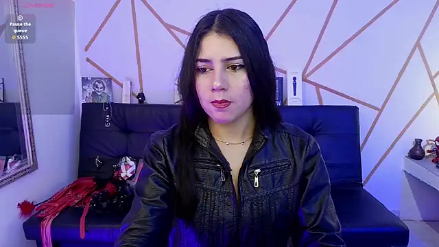 ilayra smith online show from November 2025 08:03:01 PM