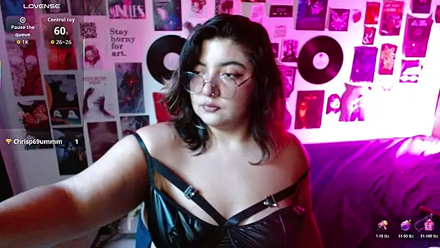 Snapshot of Roxy_f_w chatting on May 2026 10:19:01 PM Roxy f w online show from May 2026 10:19:01 PM