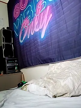 Mikaaa97 online show from February 2026 12:40:01 PM