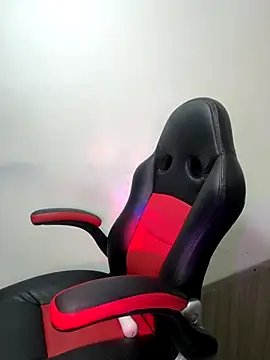 Isa klein online show from November 2025 08:03:02 PM