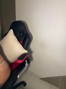 Isa klein online show from October 2025 04:10:01 AM