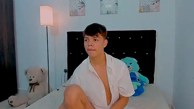 Zacktorres  online show from October 2025 09:59:02 PM