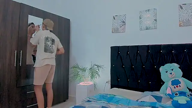 Zacktorres  online show from October 2025 11:57:02 PM