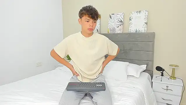 Zacktorres  online show from December 2025 10:25:01 PM