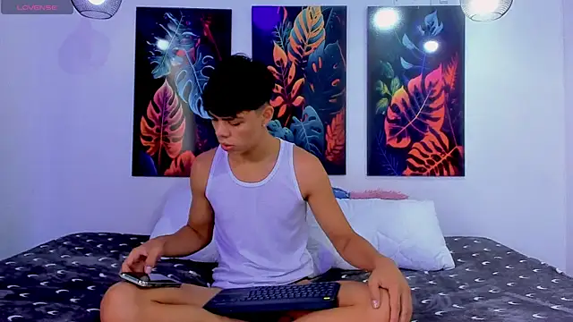 Zacktorres  online show from May 2026 09:22:02 PM