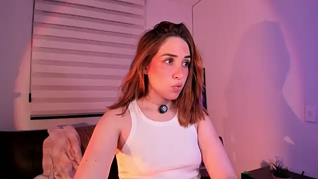 SarahCastillo  online show from October 2025 04:34:01 AM