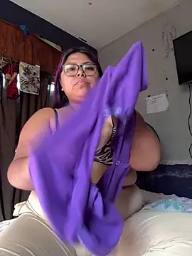 Snapshot of Lunarebelde chatting on December 2025 08:08:02 PM Lunarebelde online show from December 2025 08:08:02 PM