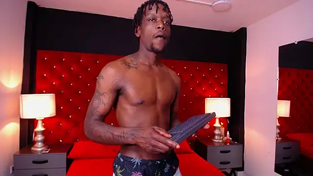 SkylerBigxxx online show from October 2025 07:13:02 PM