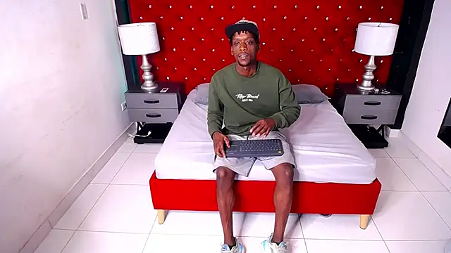 SkylerBigxxx online show from October 2025 03:52:01 AM