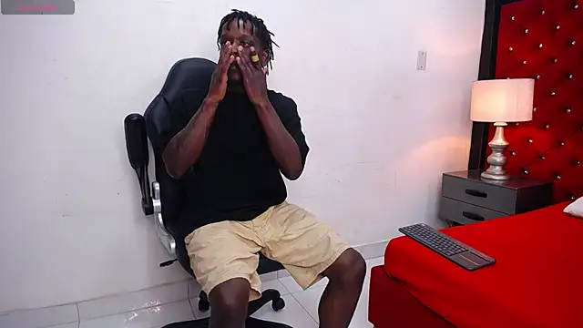 SkylerBigxxx online show from September 2025 04:08:01 AM