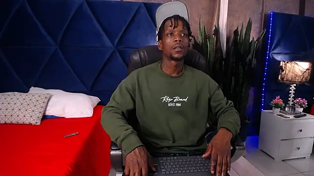 SkylerBigxxx online show from October 2025 04:34:01 AM