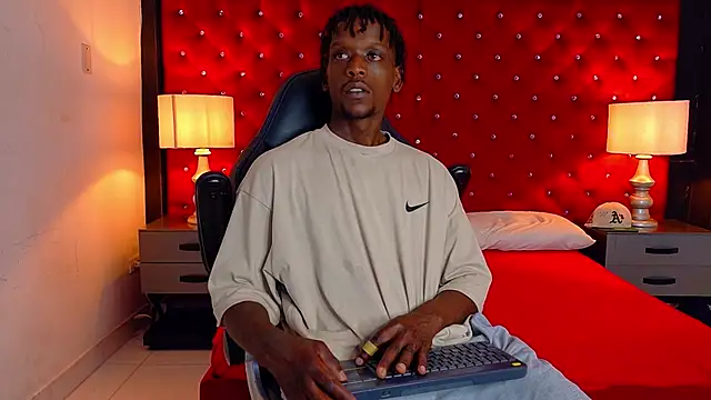 SkylerBigxxx online show from September 2025 04:05:01 AM