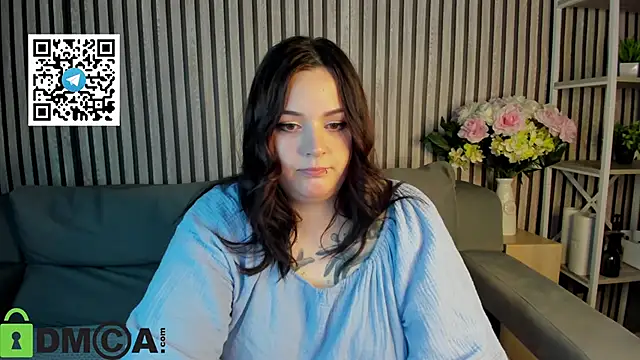 Snapshot of Mia_R0ss chatting on October 2025 01:08:01 AM Mia R0ss online show from October 2025 01:08:01 AM