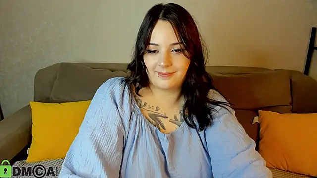 Snapshot of Mia_R0ss chatting on October 2025 01:07:02 AM Mia R0ss online show from October 2025 01:07:02 AM