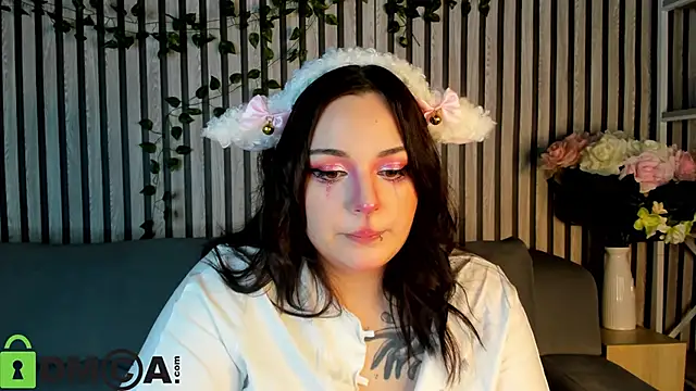 Mia R0ss online show from October 2025 01:02:02 AM