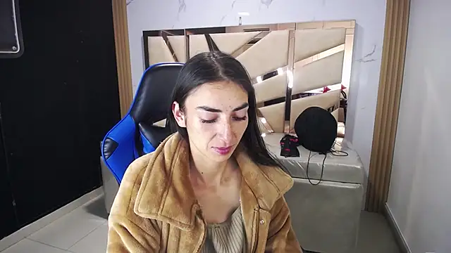 Maily a  online show from December 2025 03:00:02 AM