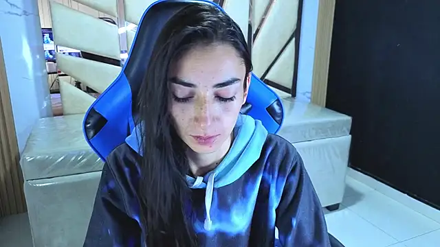 Maily a  online show from April 2026 03:02:02 AM