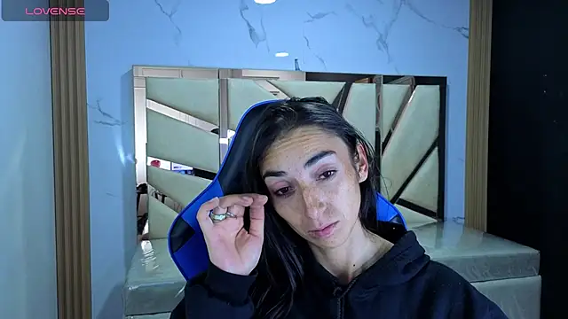 Maily a  online show from February 2026 02:56:02 AM