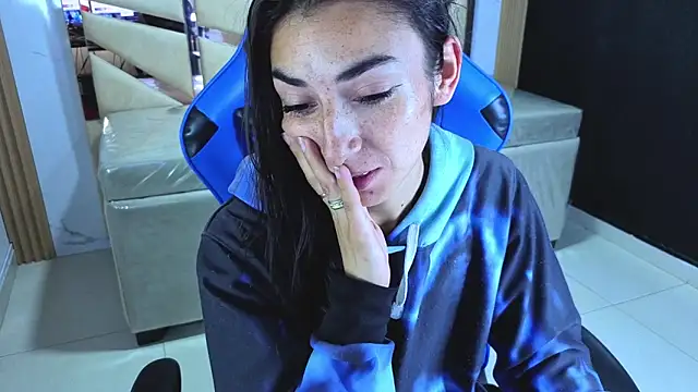 Maily a  online show from April 2026 03:14:02 AM