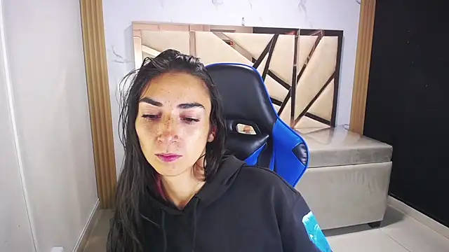 Maily a  online show from January 2026 03:02:01 AM