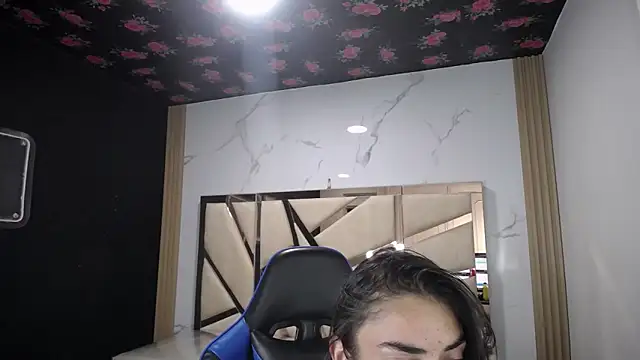 Maily a  online show from December 2025 03:09:01 AM