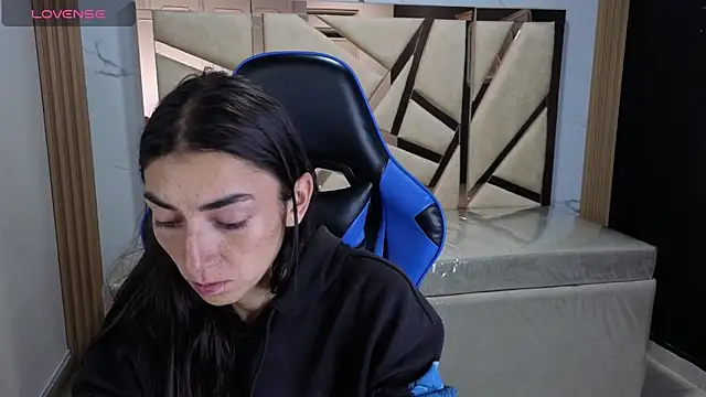 Maily a  online show from February 2026 03:17:02 AM