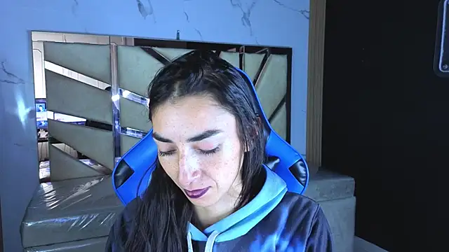 Maily a  online show from March 2026 03:10:02 AM