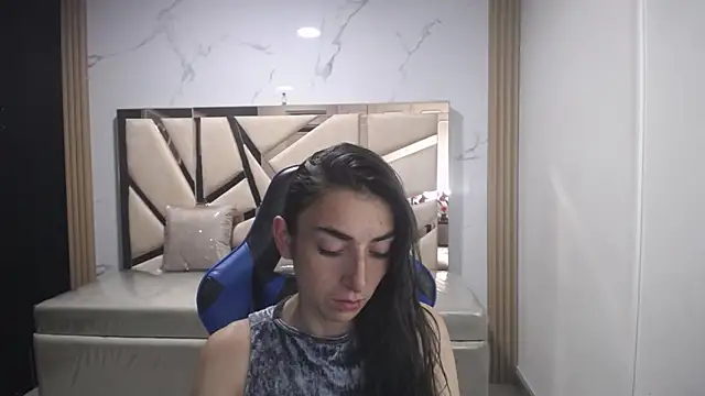 Maily a  online show from October 2025 03:05:01 AM