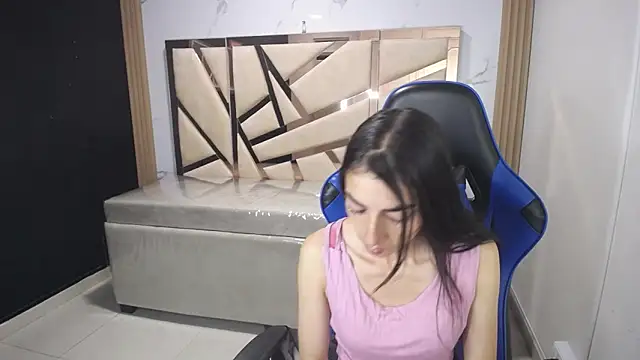 Maily a  online show from November 2025 03:00:02 AM