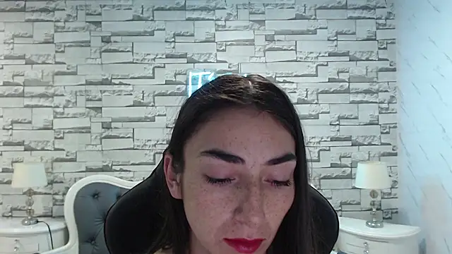 Maily a  online show from October 2025 03:07:01 AM