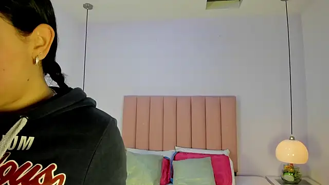 Amy Ferreira online show from November 2025 11:19:02 PM