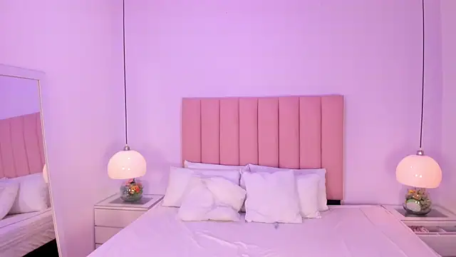 Amy Ferreira online show from November 2025 03:11:02 AM