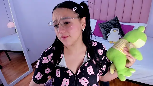 Amy Ferreira online show from November 2025 02:55:02 AM