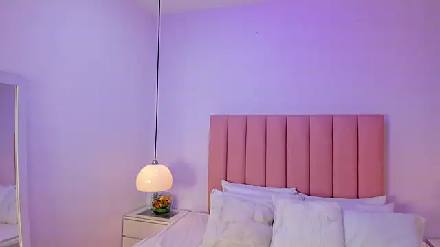 Amy Ferreira online show from October 2025 11:05:01 PM