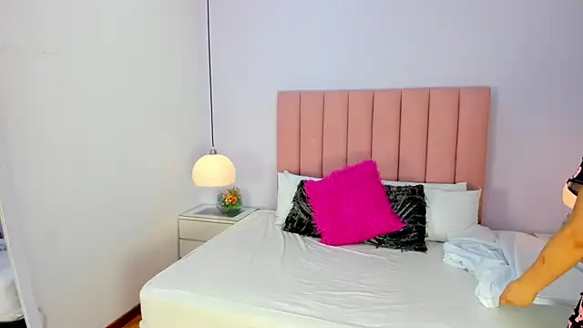 Amy Ferreira online show from November 2025 02:48:02 AM