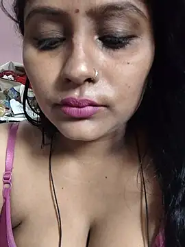 Jasmine Januja online show from May 2026 02:33:02 AM