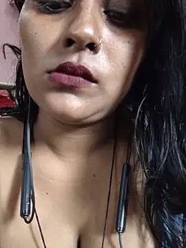 Jasmine Januja online show from May 2026 02:51:02 AM