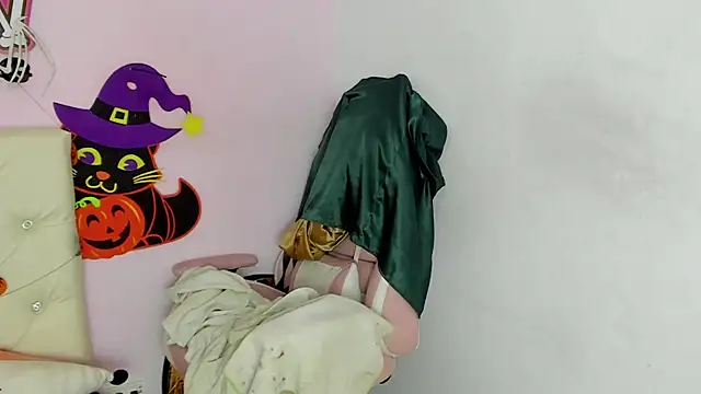 Yuni kim online show from October 2025 02:24:02 PM