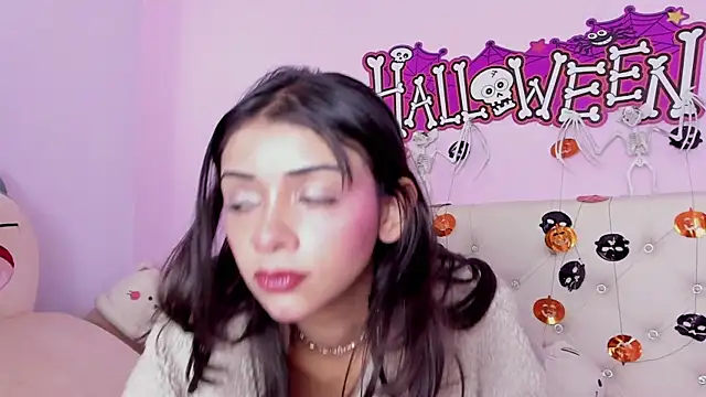 Yuni kim online show from October 2025 03:01:01 PM