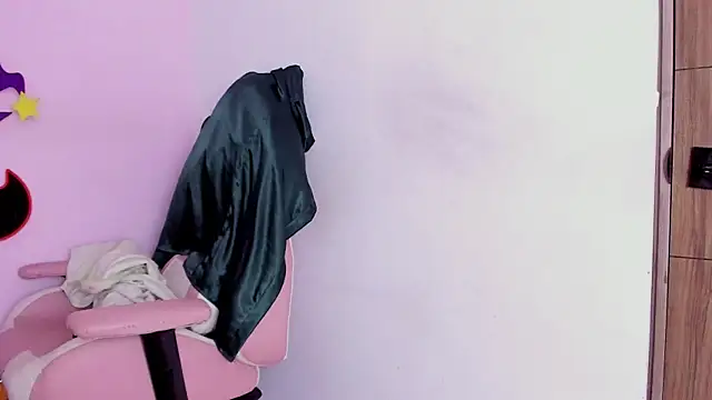 Yuni kim online show from October 2025 01:21:02 PM