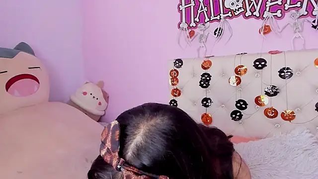 Yuni kim online show from October 2025 03:22:02 PM